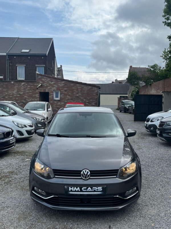 VOLKSWAGEN POLO