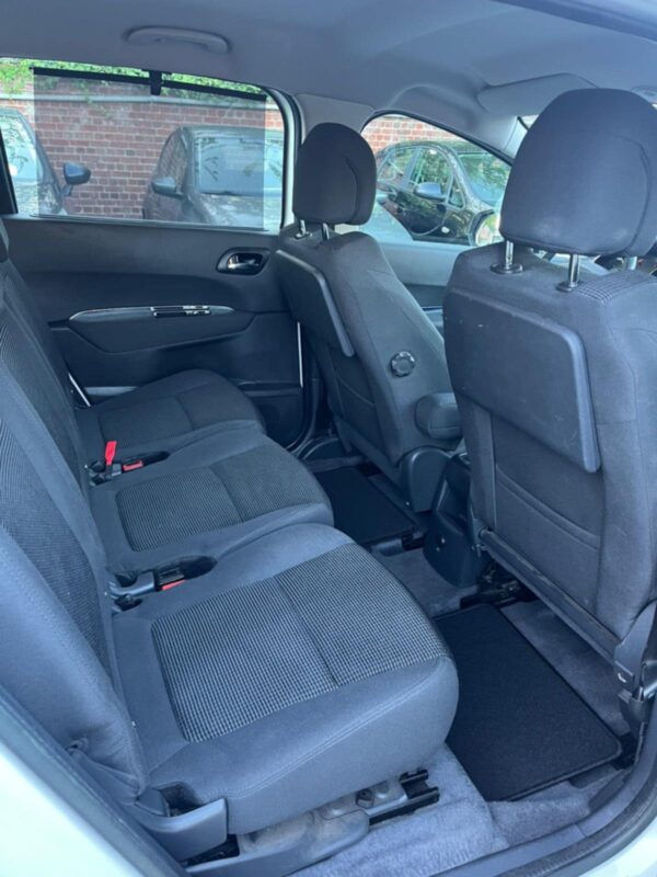 PEUGEOT   5008 – Image 15