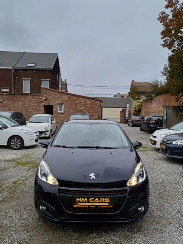 PEUGEOT   208