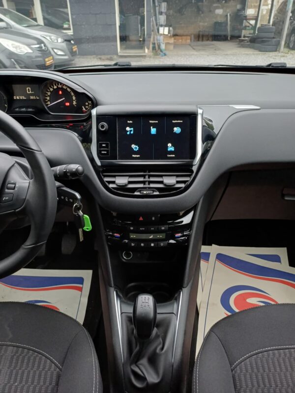 PEUGEOT   208 – Image 9