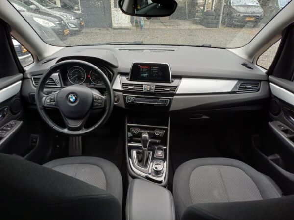 BMW 216D – Image 9