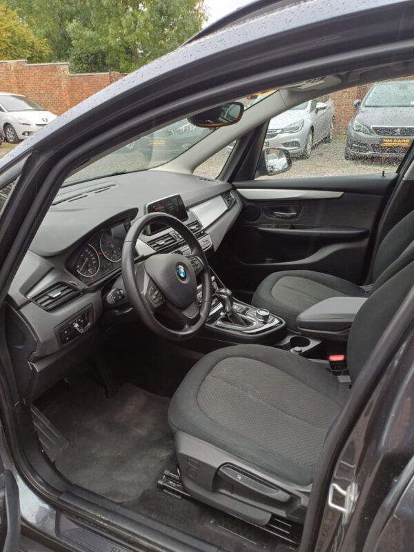 BMW 216D – Image 14