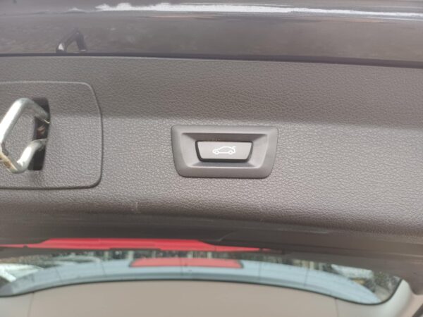 BMW 216D – Image 8